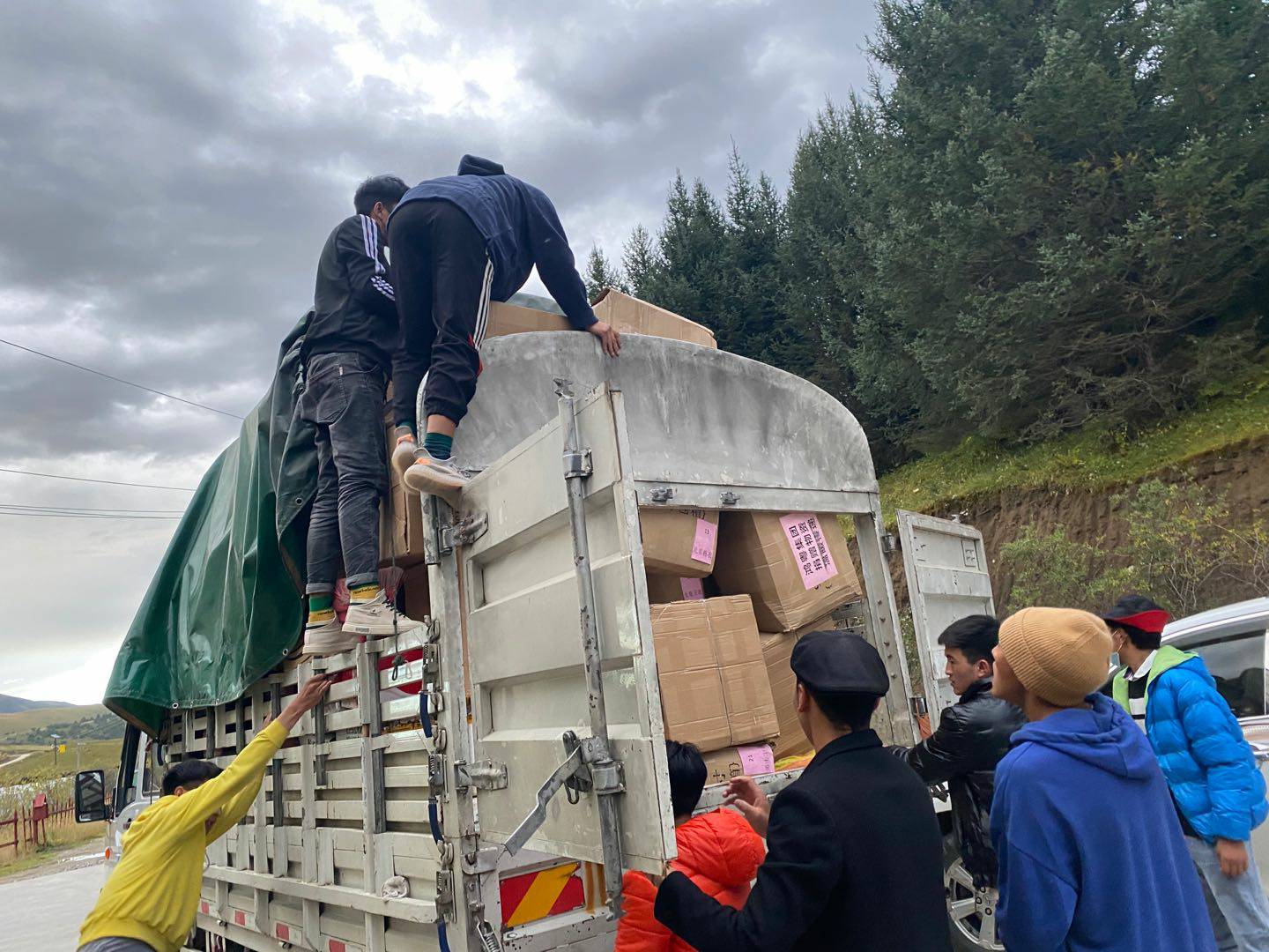 珠海昊天运动健康管理有限公司公益回顾丨家国同欢月同圆 温暖满载甘孜州(图5) 珠海昊天运动健康管理有限公司公益回顾丨家国同欢月同圆 温暖满载甘孜州(图5)