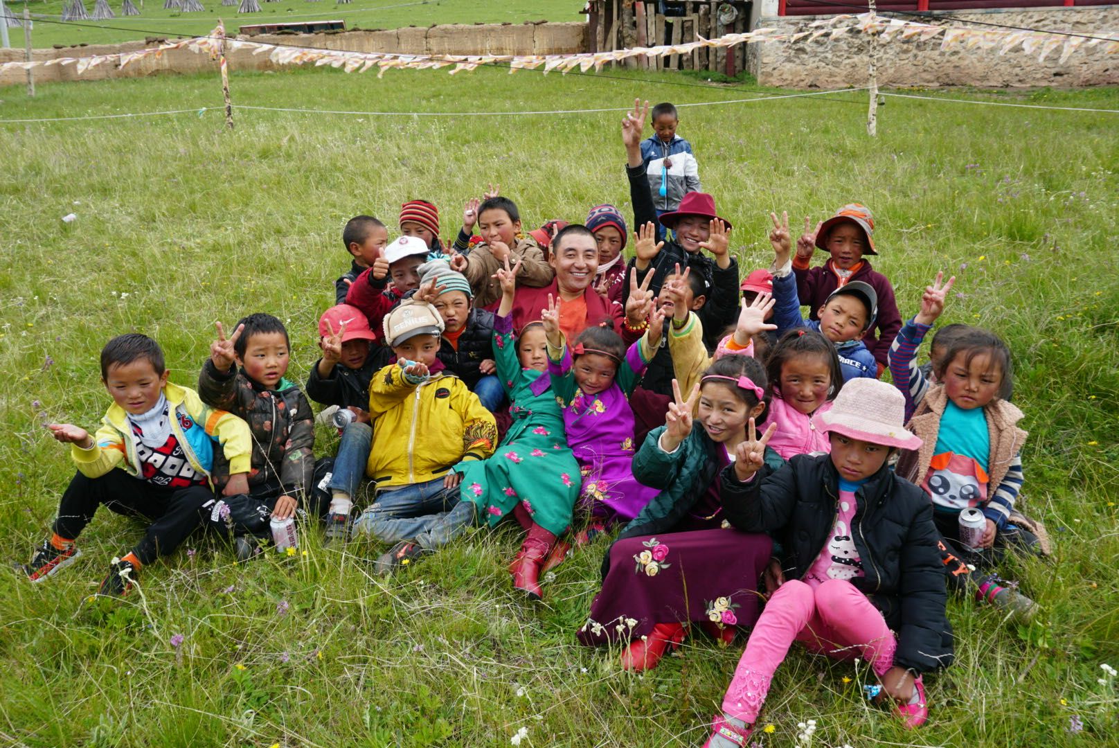 珠海昊天运动健康管理有限公司公益回顾丨家国同欢月同圆 温暖满载甘孜州(图14) 珠海昊天运动健康管理有限公司公益回顾丨家国同欢月同圆 温暖满载甘孜州(图14)